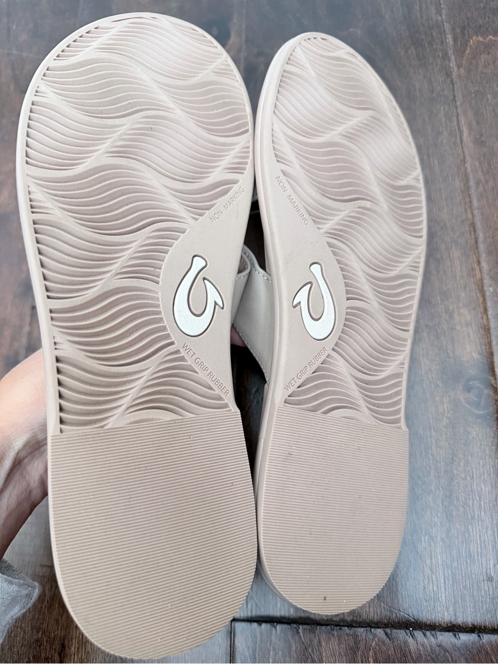 Olukai Lai Beige Slides Sandals Tortoiseshell Buckle 7 - Picture 4 of 4